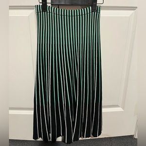 Women’s size 0 Sienna midi accordion skirt.